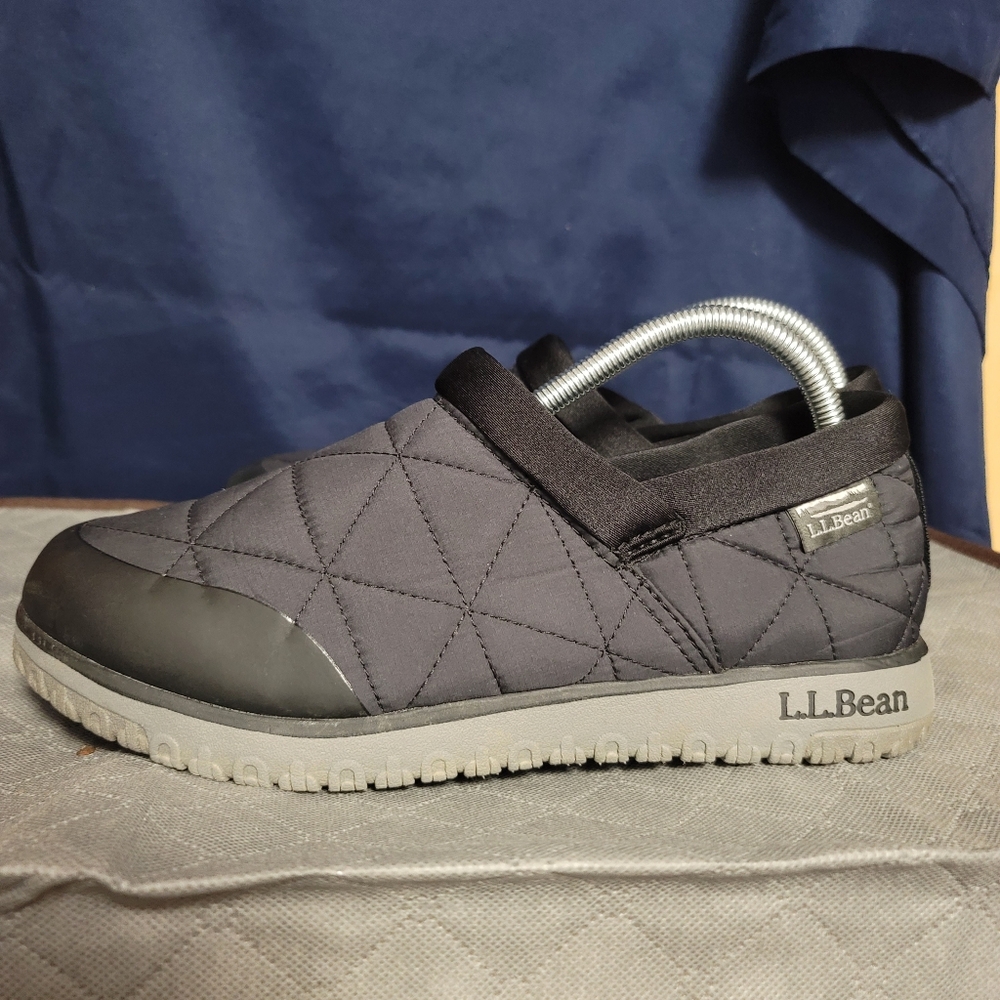 NWOT.  L.L.Bean Quilted Slip Ons. Size 9M.  (323)